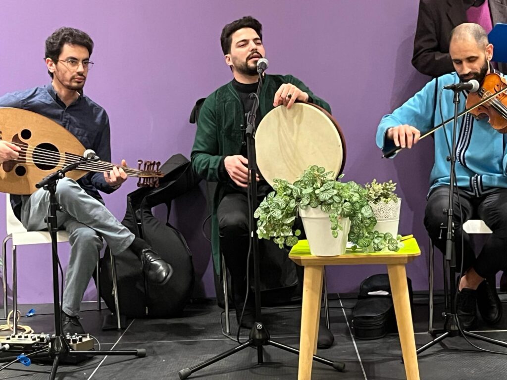 Het Pauzekoor zong bij openbare iftars 13 maart 2024 Mansveltschool